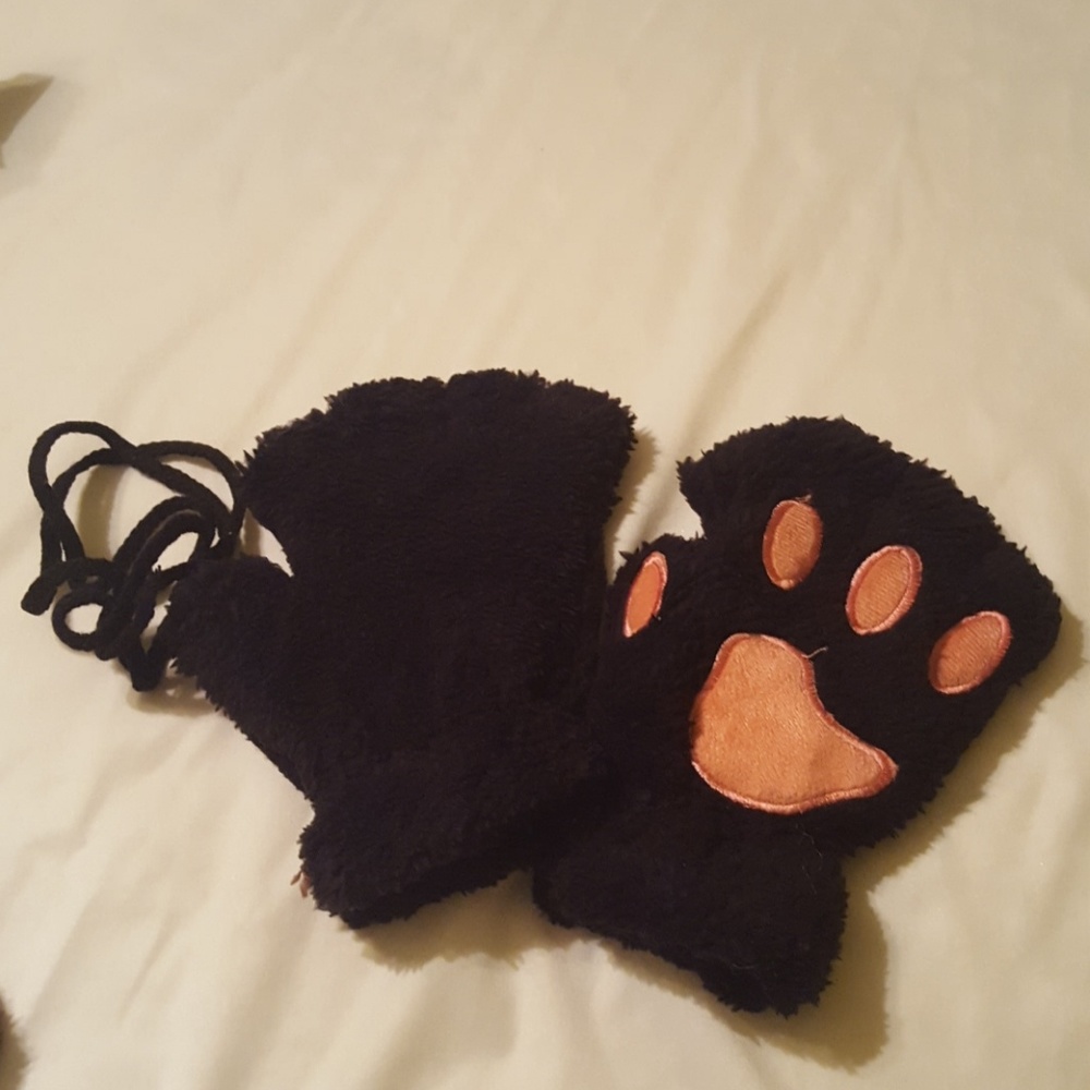 Furry Bearpaw gloves